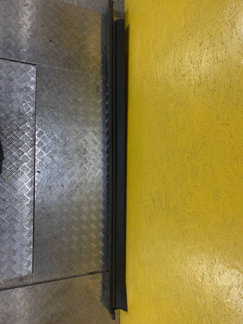 накладка на порог Cadillac XT6 1 поколение 2022, 3.6 л., бензин, АКПП, внедорожник 5 дв., полный подключаемый привод - фото №1