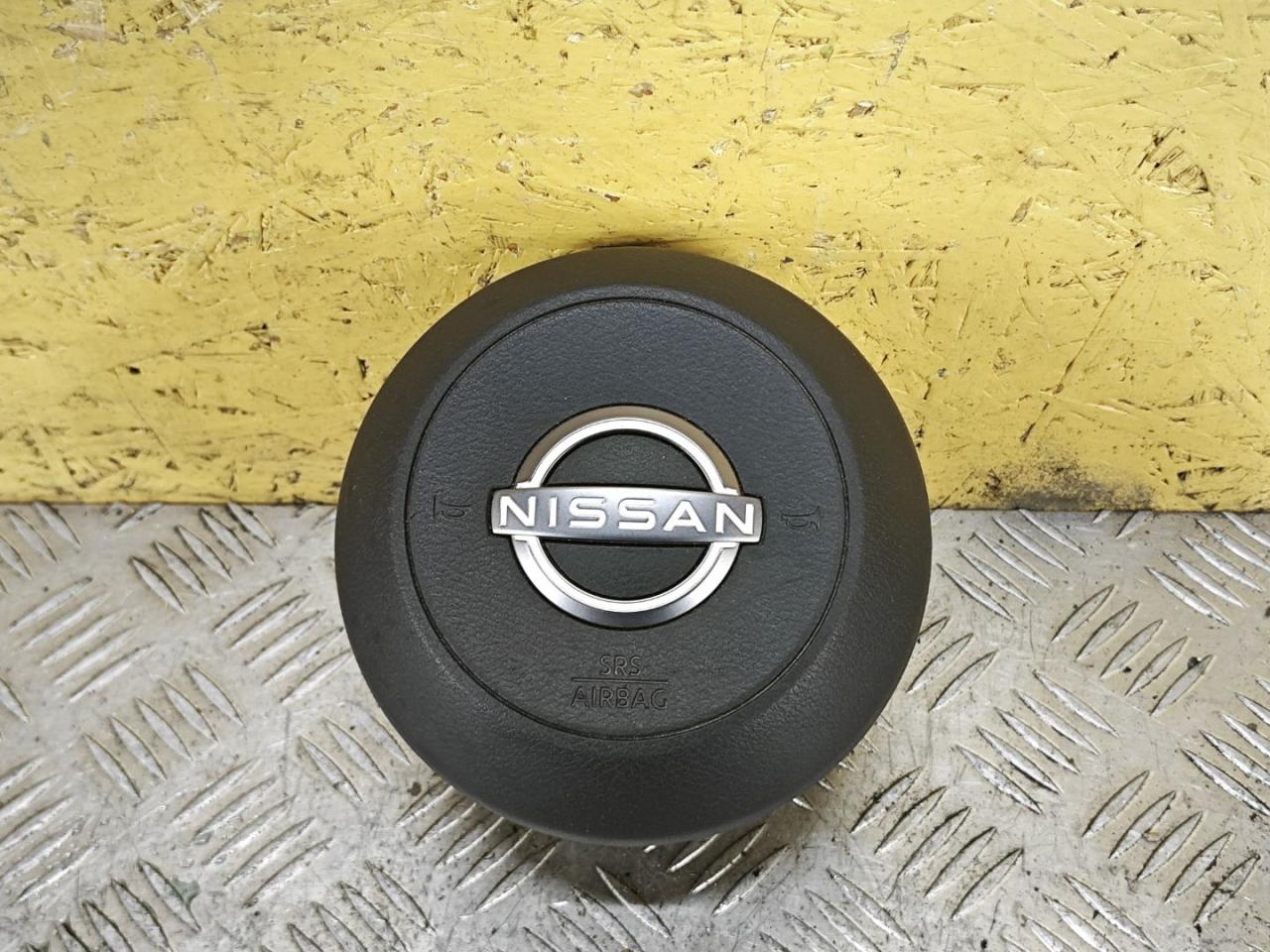 подушка безопасности водителя Nissan Rogue T33 2022, 1.5 л., бензин, АКПП, серый, внедорожник 5 дв., полный подключаемый привод, 985106RL0AT221151241 - фото №1