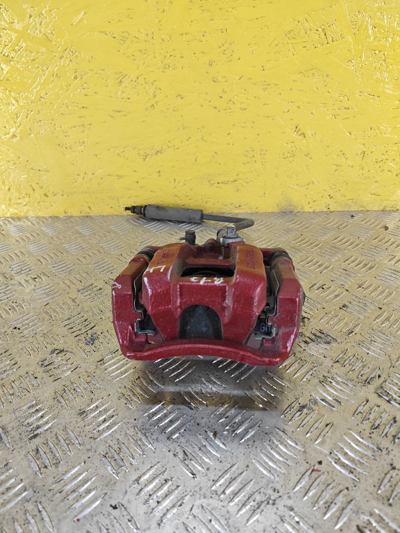 суппорт задний левый Cadillac XT6 1 поколение 2022, 3.6 л., бензин, АКПП, внедорожник 5 дв., полный подключаемый привод, 85119603 - фото №1