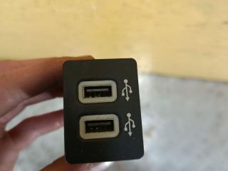 разъем AUX / USB Ford EcoSport 2 поколение B515 [рестайлинг] 2021, 2.0 л., бензин, АКПП, серебристый, хетчбэк 5 дв., полный подключаемый привод, HC3T-14F014-DB