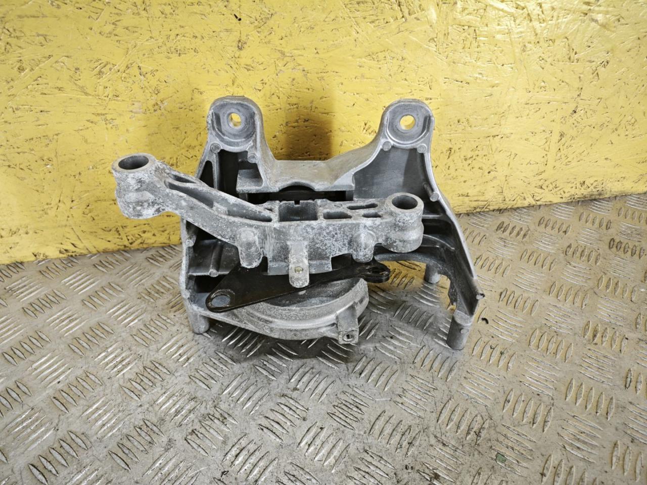 подушка крепления КПП Nissan Rogue T33 2022, 1.5 л., бензин, АКПП, серый, внедорожник 5 дв., полный подключаемый привод, 22021303 - фото №1