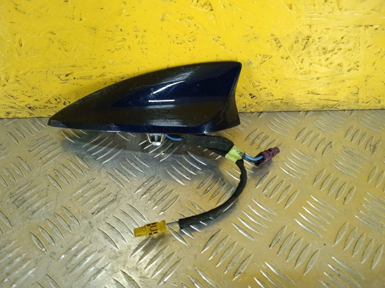 антенна Chevrolet Malibu 9 поколение 2017, 1.5 л., LFV, бензин, АКПП, седан, 23346827 - фото №1