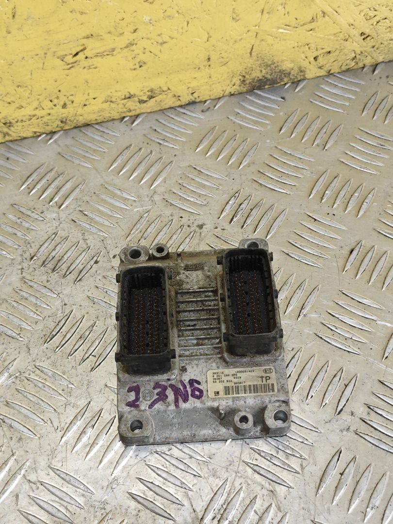 блок управления двигателем Opel Astra H 2007, 2.0 л., бензин, 55352932, 0261208176 - фото №1