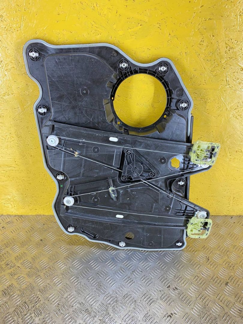 стеклоподъемник передний левый Ford Mustang Mach-E 1 поколение 2021, электро, АКПП, белый, внедорожник 5 дв., задний привод - фото №1