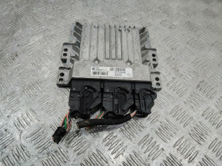 блок управления двигателем Renault Duster 1 поколение 2014, 1.5 л., дизель, 237104454R