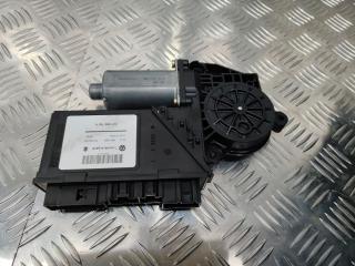моторчик стеклоподъемника передний правый Volkswagen Touareg 1 поколение 2004, 7L0959702A