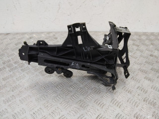 крепление фары правой BMW 7 серия F01/F02 2011, 7184160