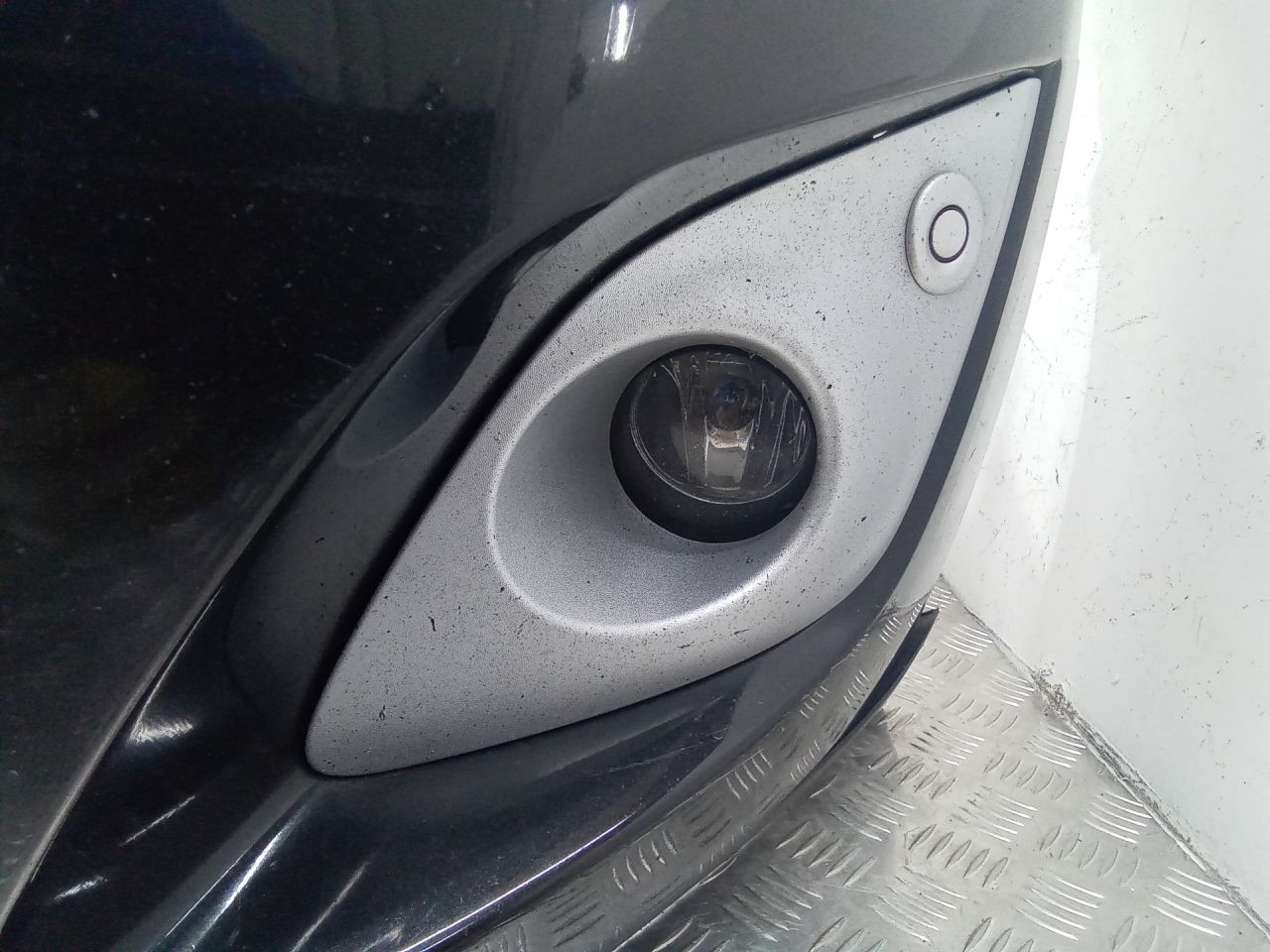 фара противотуманная левая Renault Scenic 3 поколение 2009 - фото №1