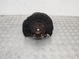 кулак поворотный левый Audi Q3 8U 2012