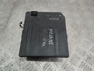 блок предохранителей Renault Megane 2 поколение 2006, 1.5 л., дизель, 8200481866