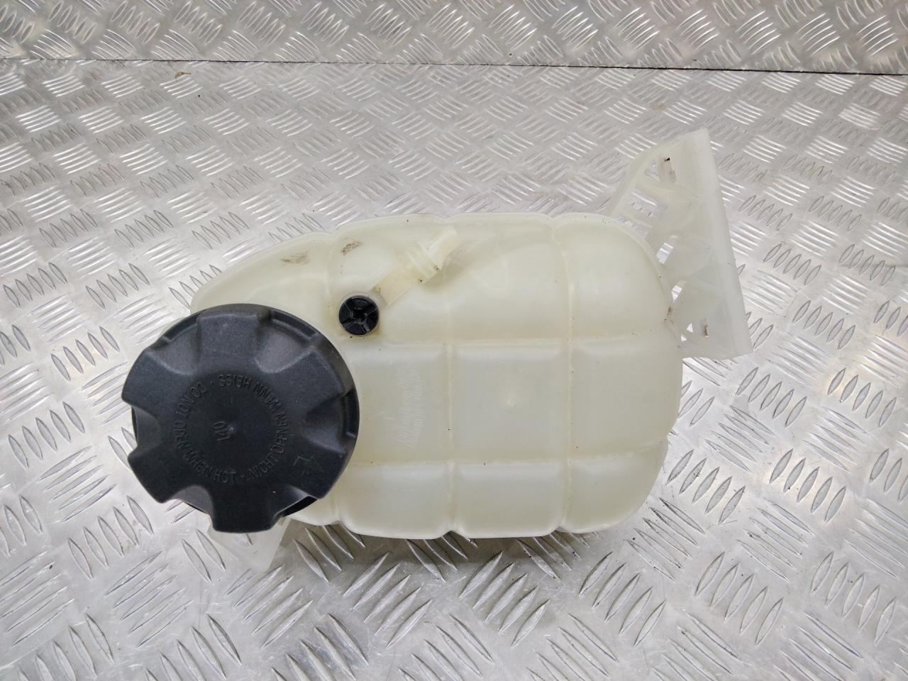 бачок расширительный BMW 3 серия F30/F31/F34 2012, 2.0 л., дизель, 7609468 - фото №1