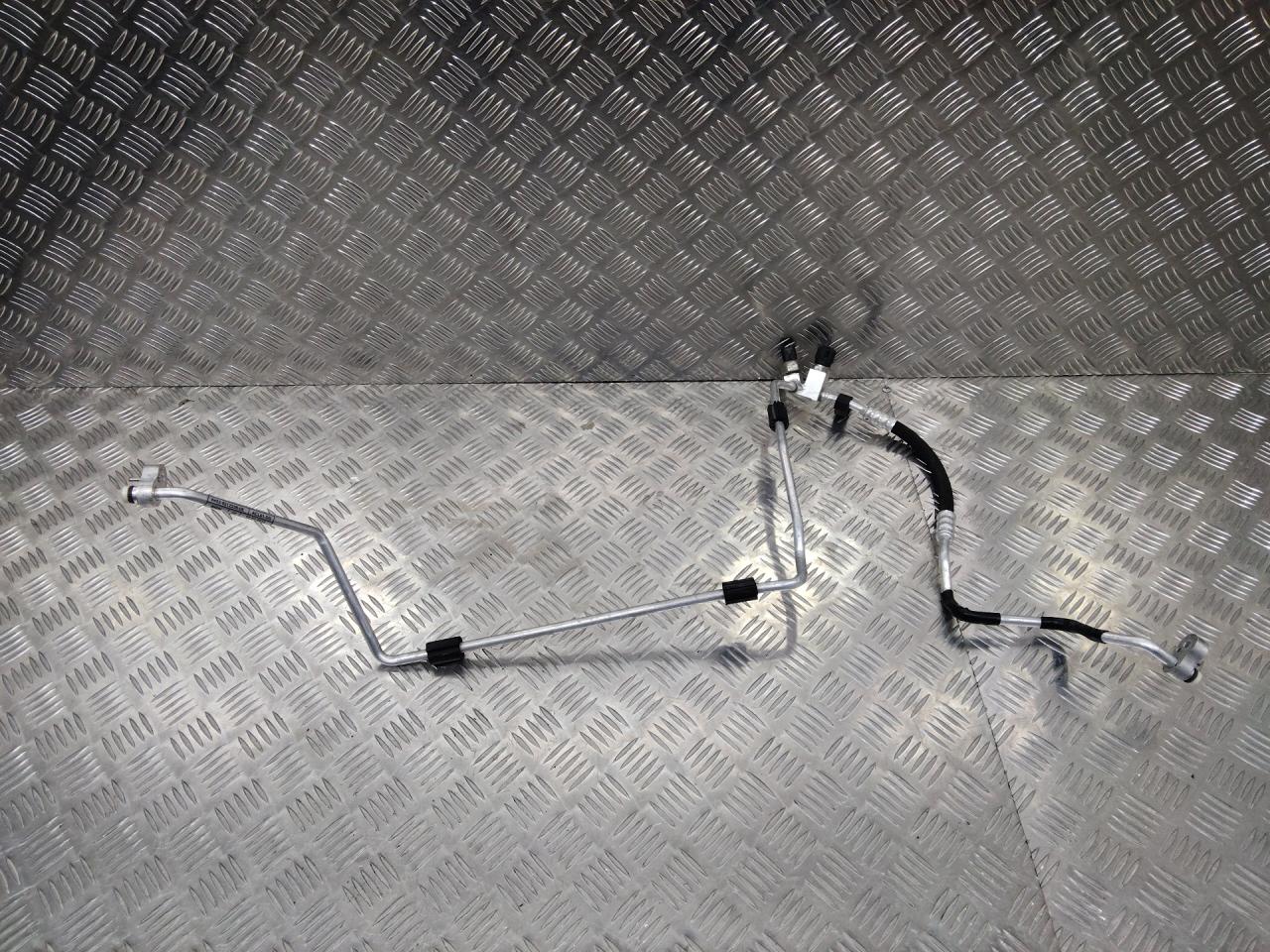 трубка кондиционера BMW 3 серия F30/F31/F34 2012, 2.0 л., дизель, 9212236 - фото №1