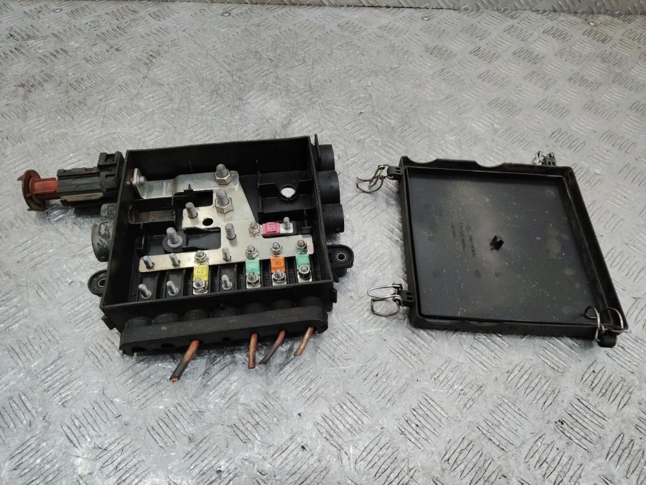 блок предохранителей Mercedes-Benz Actros 3 поколение (MP3) 2013, 500000093 - фото №1