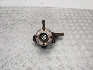 кулак поворотный правый Renault Sandero 1 поколение 2009