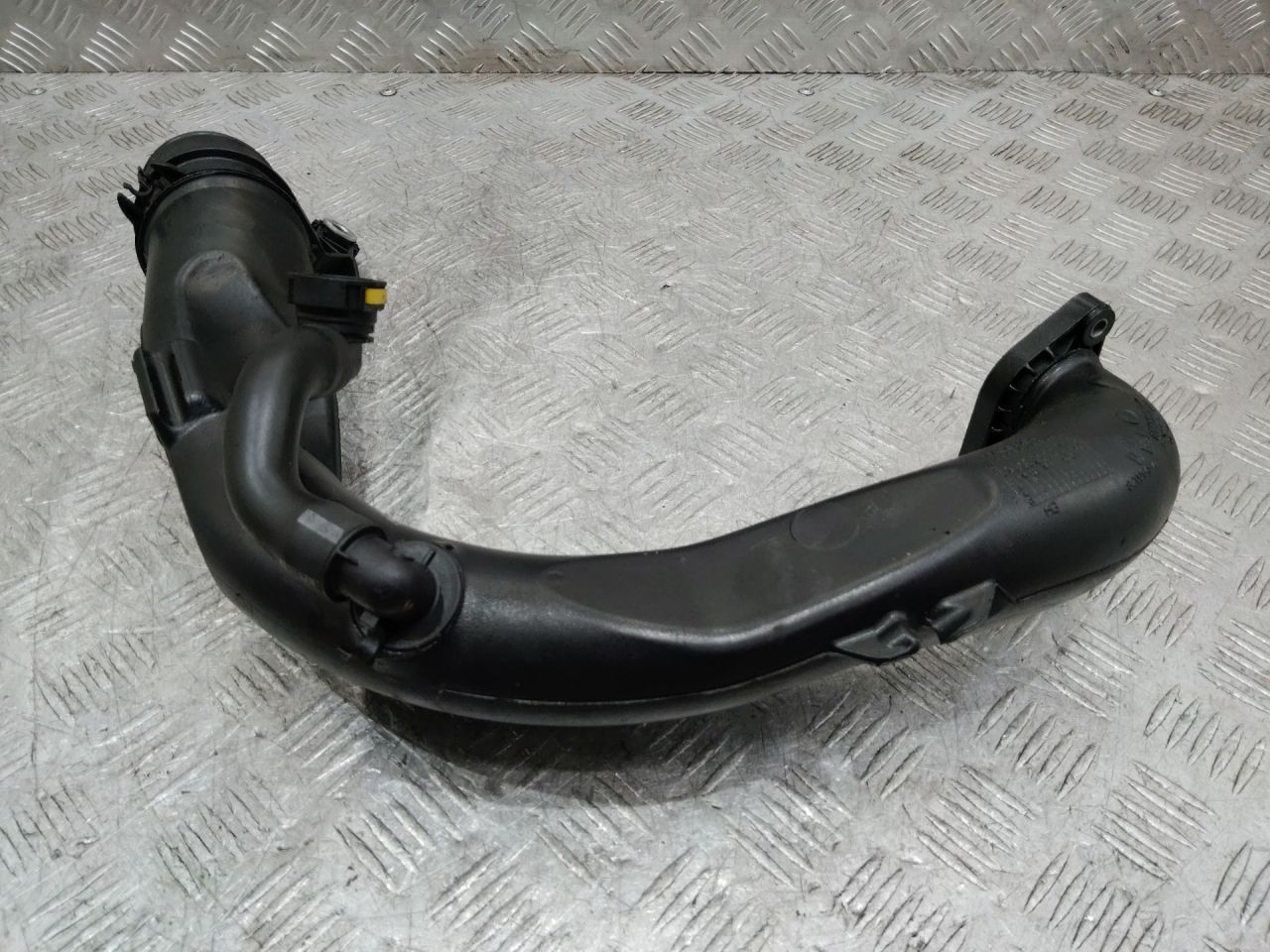 патрубок интеркулера Renault Kangoo 2 поколение 2013, 1.5 л., дизель, МКПП, 8200645723 - фото №1