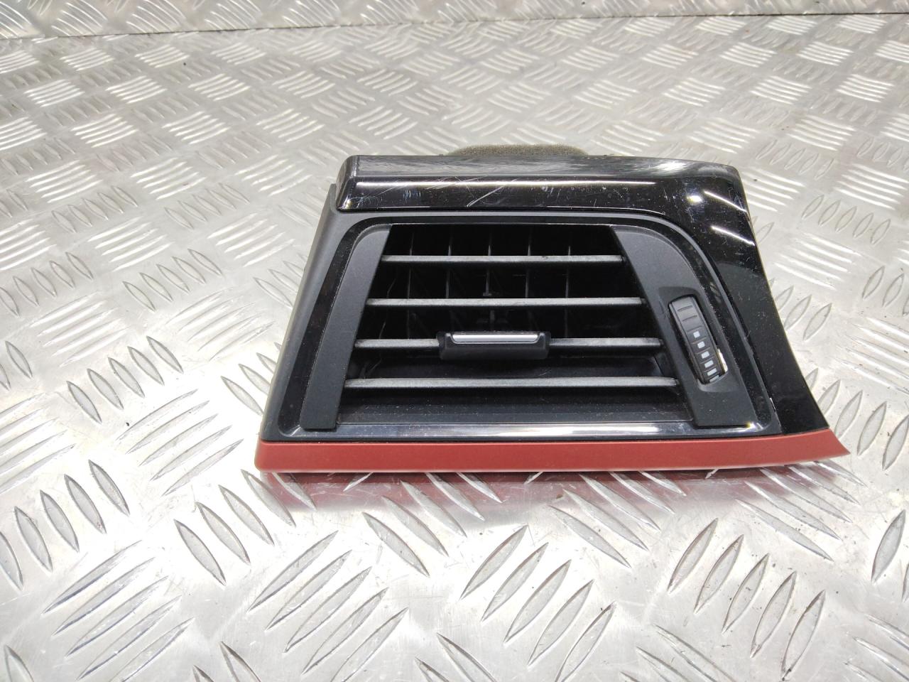 дефлектор обдува салона BMW 3 серия F30/F31/F34 2012, 9218549 - фото №1