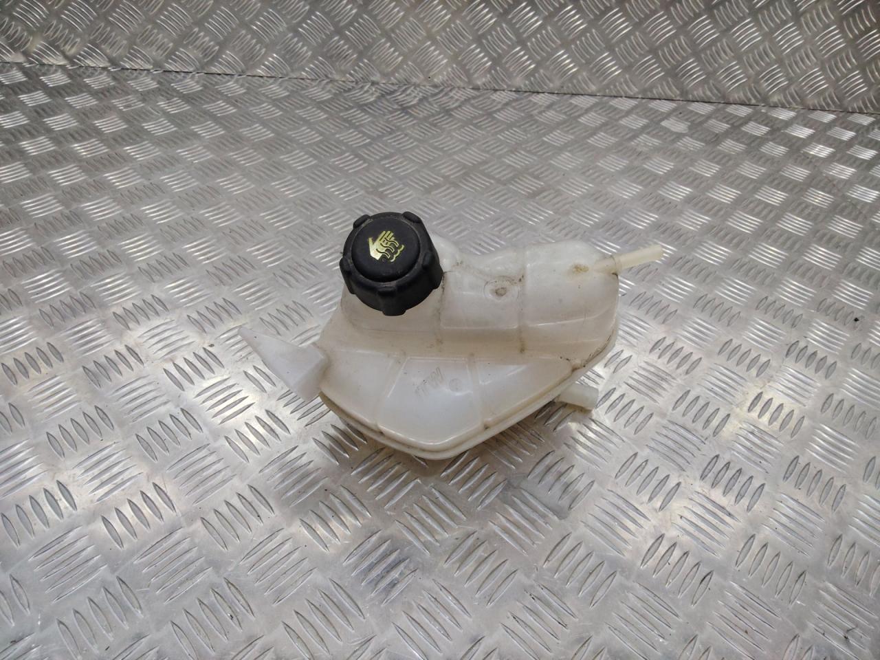 бачок расширительный Nissan Qashqai 2 поколение 2015 - фото №1