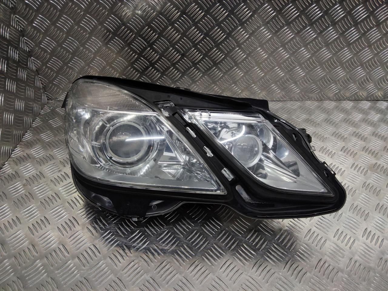 фара правая Mercedes-Benz E-Класс W212/S212/C207/A207 2011, A2128202059 - фото №1