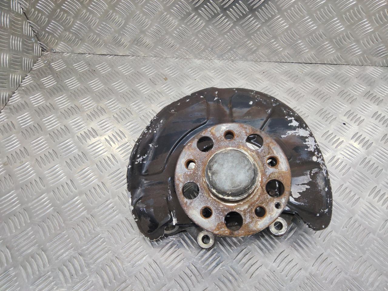 кулак поворотный левый Mercedes-Benz E-Класс W212/S212/C207/A207 2011, 2.2 л., дизель - фото №1