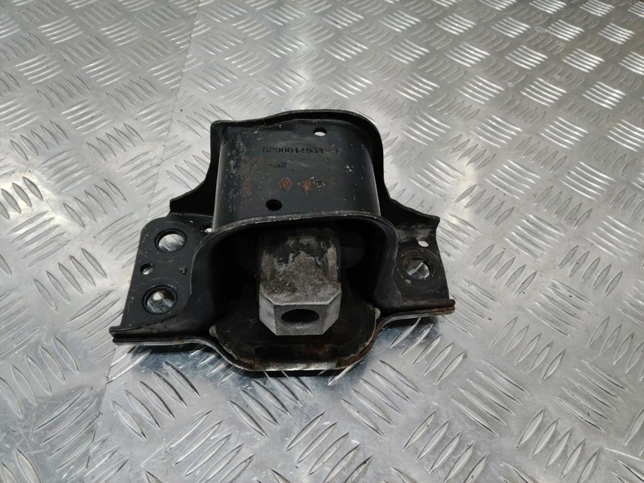 подушка крепления двигателя Renault Megane 2 поколение 2005, 1.6 л., бензин, МКПП, 8200014931 - фото №1