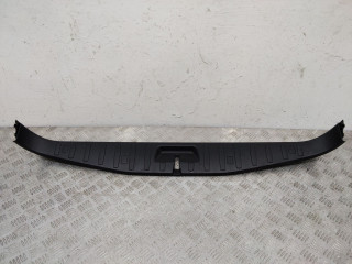 накладка внутренняя на заднюю панель кузова BMW X3 E83 2006, 7049045