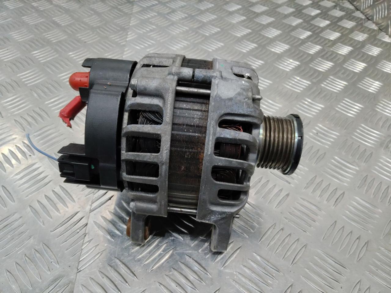 генератор Renault Duster 2 поколение 2021, 231006677R - фото №1