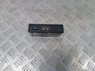 разъем AUX / USB Mercedes-Benz C-Класс W205/S205/C205 2017, A2058200526