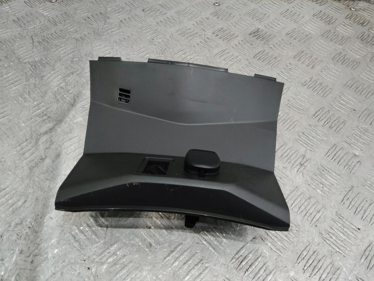 накладка декоративная Nissan X-Trail T32 2016, 681044CC0A - фото №1