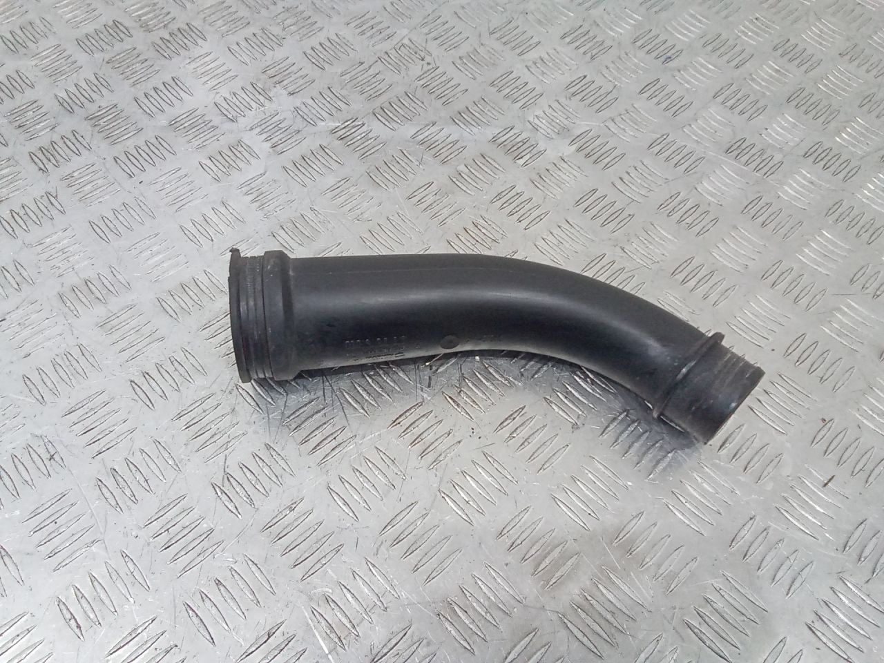 патрубок интеркулера Renault Megane 2 поколение 2005, 1.5 л., дизель, 8200218987 - фото №1