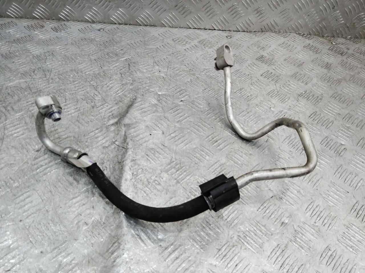 трубка кондиционера BMW X1 F48 2015, 2.0 л., дизель, 9209727 - фото №1