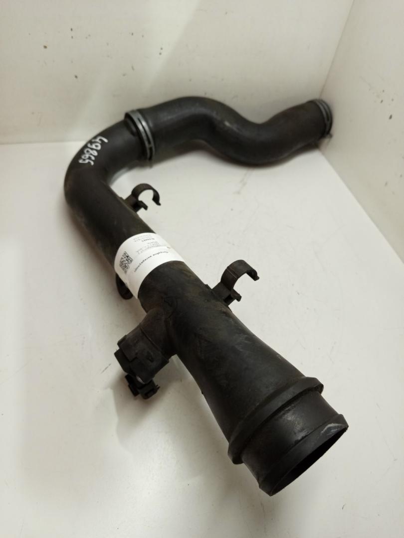 патрубок интеркулера Volkswagen LT 2 поколение 2004, 2.5 л., AVR, дизель, 2D0145762A, 038906051B - фото №1