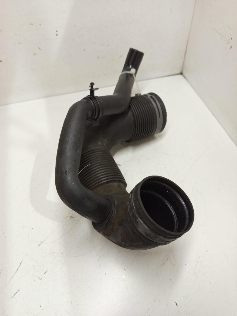 патрубок воздушного фильтра Volkswagen LT 2 поколение 2004, 2.5 л., AVR, дизель, 2D0129627, 2D0129627M, 074103493J - фото №1