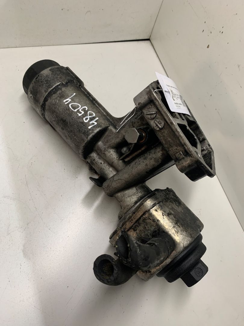 корпус масляного фильтра Volkswagen Golf 4 поколение 2001, 1.9 л., дизель, 038115466, 028117021H, 038115389C, 038115466, 038115389B, 038115387C, 038115387D, 038115387E, 038115387F, 038115387K, 038115389, 038115389D - фото №1
