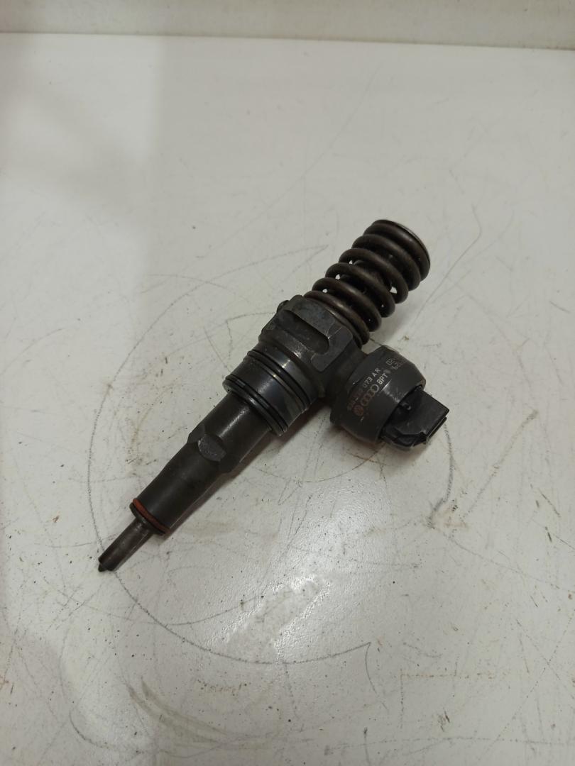 форсунка Audi A4 B6 2004, 1.9 л., дизель, 038130073AR, 0414720214, 038130073BA, 0414720216 - фото №1