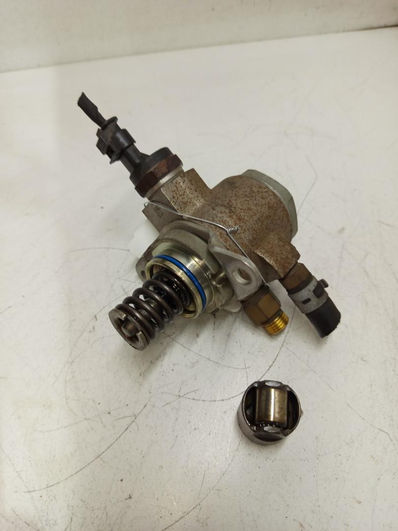 ТНВД Volkswagen Passat B6 2010, 1.4 л., бензин, 03C127026C, 03C127026D, 03C127026M, 03C127026P, 03C127026R, 03C127026Q, 03C127026N, 03C127026L, 03C127026K, 03C127026J, 03C127026G, 03C127026E, 03C127026S, 03C127026 - фото №1