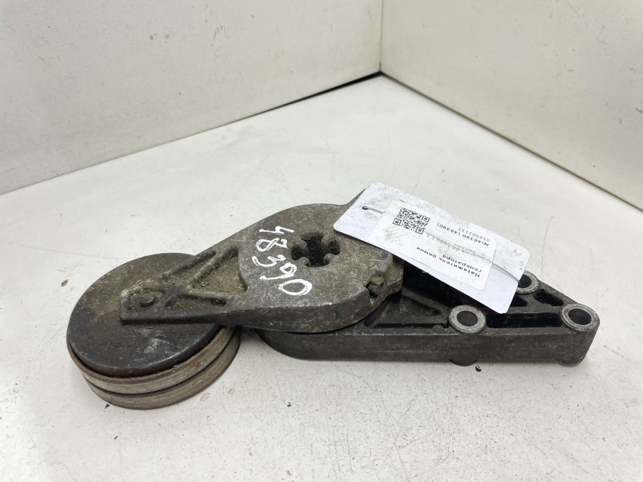 натяжитель Audi A4 B5 1999, 1.8 л., бензин, 058903133 - фото №1
