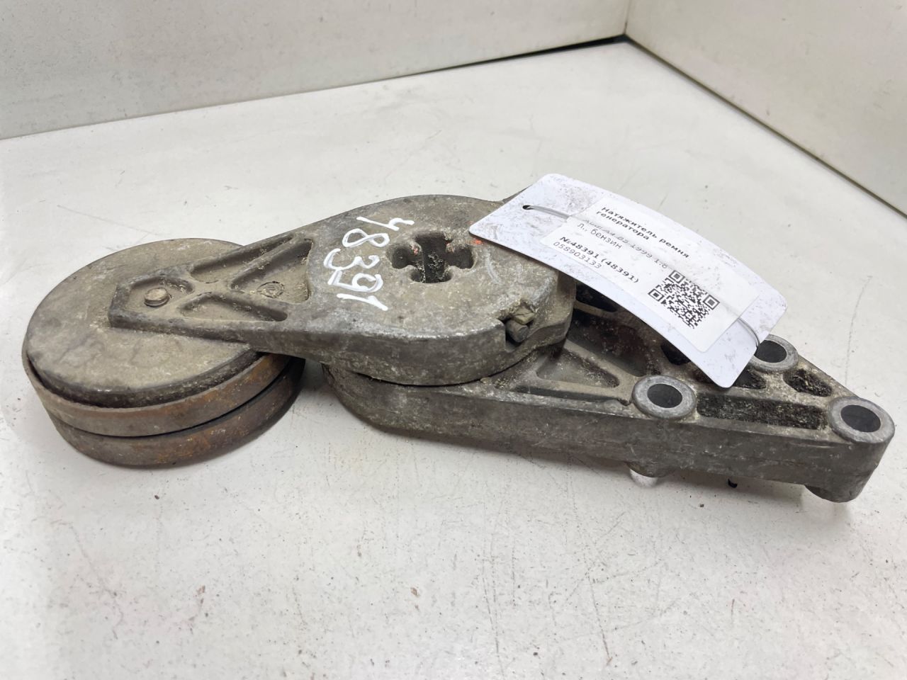 натяжитель Audi A4 B5 1999, 1.8 л., бензин, 058903133 - фото №1