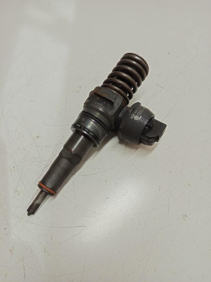форсунка Audi A4 B6 2004, 1.9 л., дизель, 038130073AR, 0414720214, 038130073BA, 0414720216 - фото №1