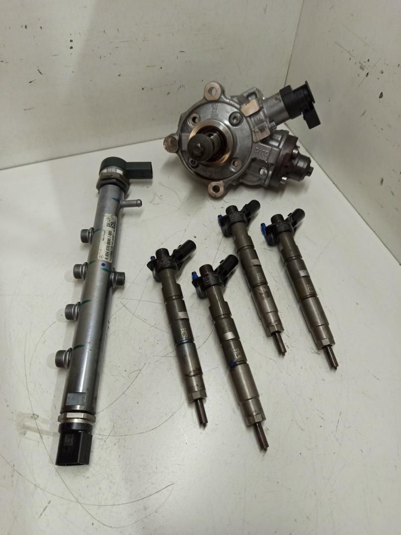 форсунка Mercedes-Benz E-Класс W213/S213/C238/A238 2017, 2.0 л., дизель, A6540700187, A6540700095, A6540700001, 3443462939, 0445117048, 0445010736 - фото №1