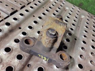 крепление стабилизатора / втулки стабилизатора Volvo FH 3 поколение 2012, 12.8 л., D13C460, дизель, АКПП, 20428161