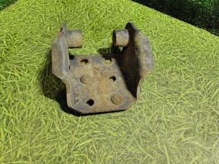 крепление амортизатора MAN TGA 1 поколение 2006, 10.5 л., D 2066 LF 01, дизель, МКПП, 81437405358