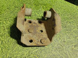 крепление амортизатора MAN TGA 1 поколение 2008, 10.5 л., D 2066 LF 01, дизель, МКПП, 81437405358