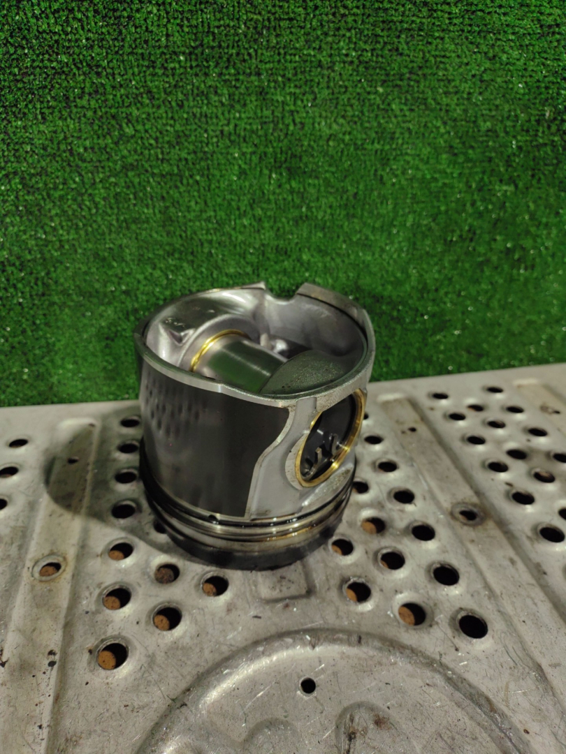 поршень MAN TGX 1 поколение 2016, 12.4 л., D 2676 LF 45, дизель, АКПП, правый руль, 51025006408 - фото №1