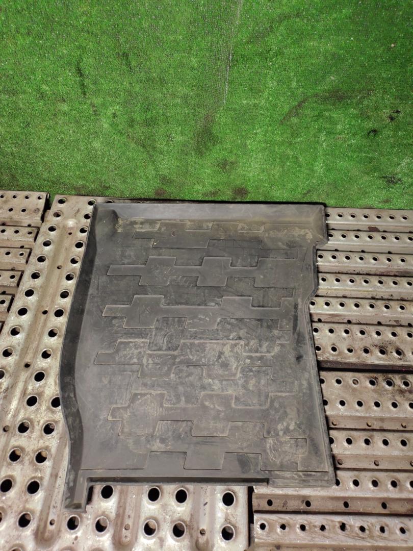 ковер салонный Volvo FH 3 поколение 2013, 12.8 л., D13C500, дизель, АКПП, 82268592 - фото №1