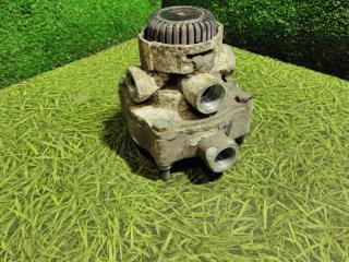 Клапан ускорительный MAN TGX 1 поколение 2016, 12.4 л., D 2676 LF 45, дизель, АКПП, правый руль, 81521166090