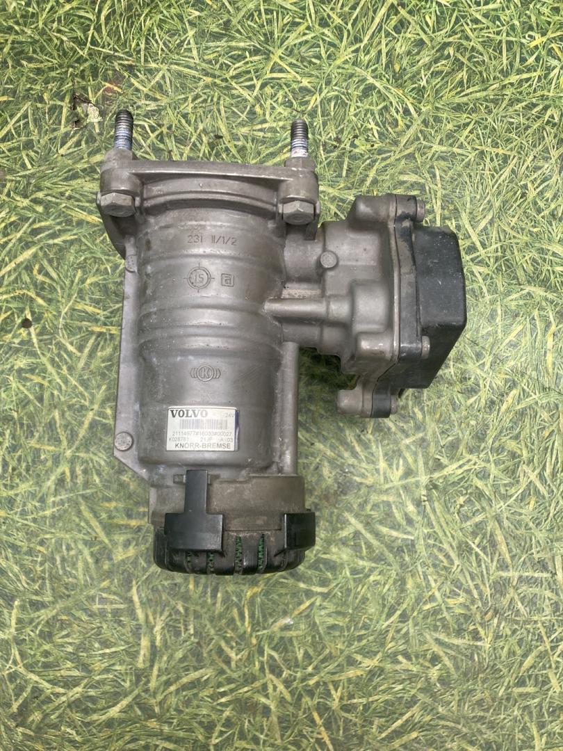 кран тормозной прицепа Volvo FH 3 поколение 2013, 12.8 л., D13C420, дизель, АКПП, 21114977, K028781 - фото №1