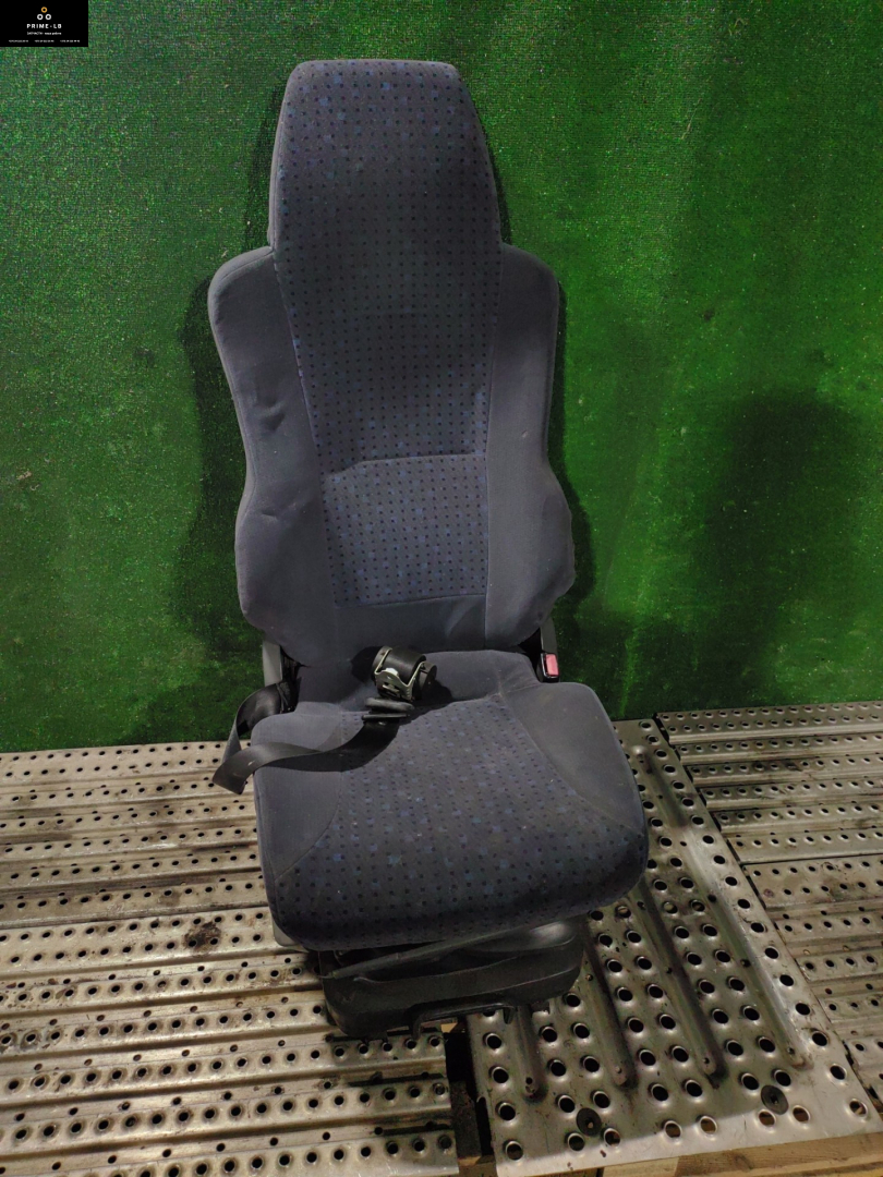 сиденье переднее MAN TGA 1 поколение 2005, 10.5 л., D 2066 LF 11, дизель, АКПП, 81623076152 - фото №1