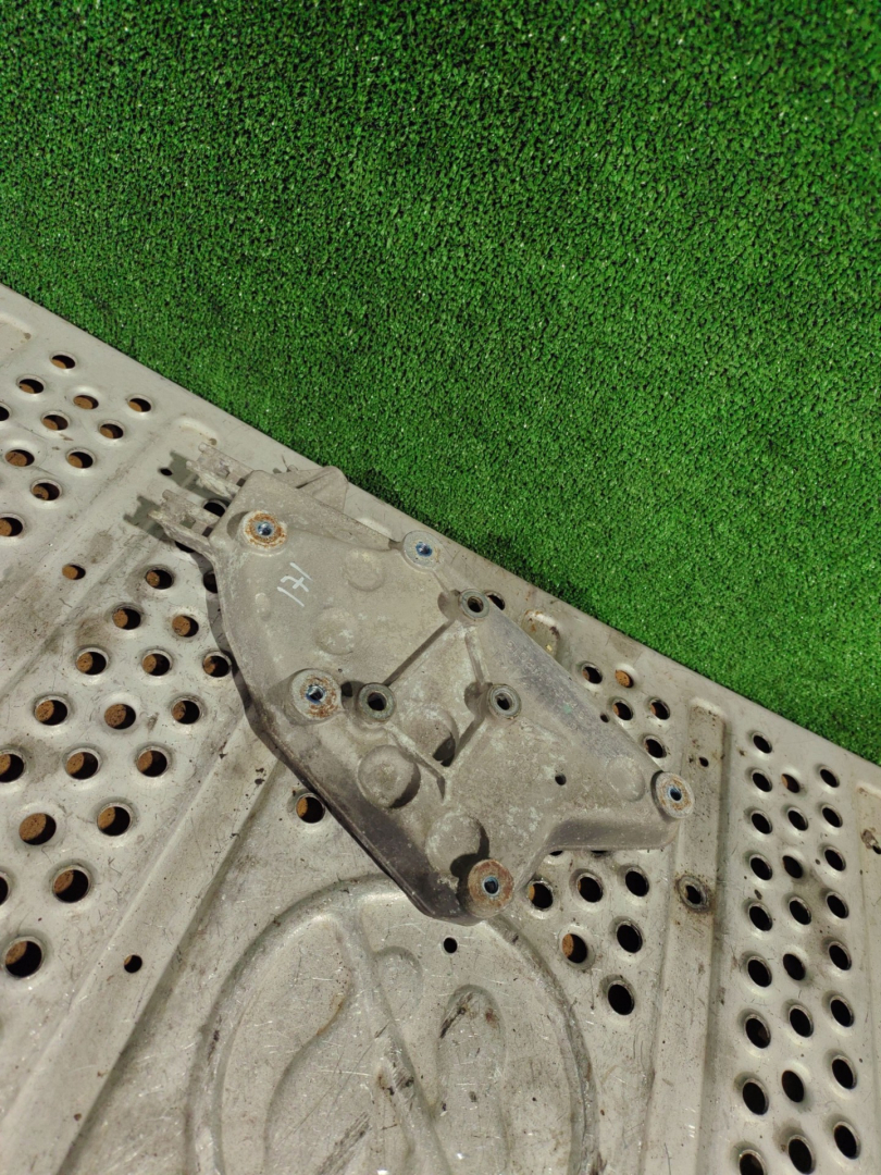 кронштейн клапанов турбины MAN TGX 1 поколение 2016, 12.4 л., D 2676 LF 45, дизель, АКПП, правый руль, 51081403046 - фото №1