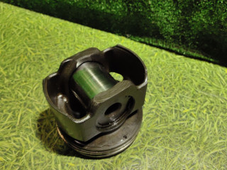 поршень Volvo FH 3 поколение 2014, 12.8 л., D13K460, дизель, МКПП, 22106875