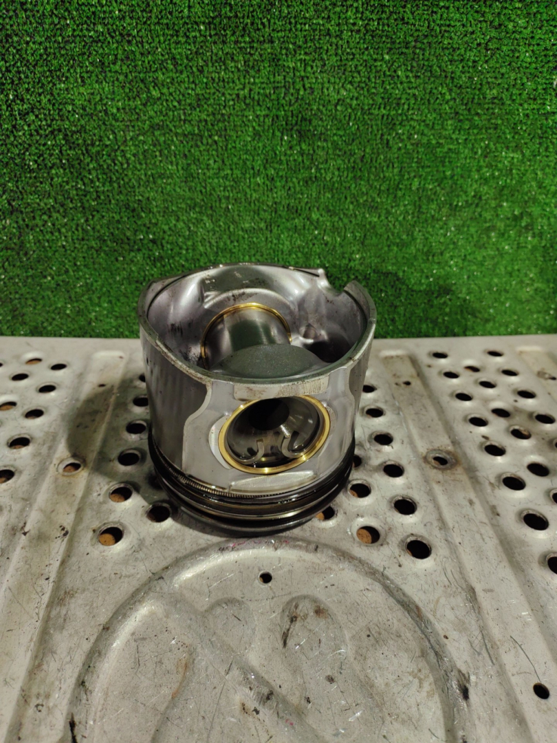 поршень MAN TGX 1 поколение 2016, 12.4 л., D 2676 LF 45, дизель, АКПП, правый руль, 51025006408 - фото №1